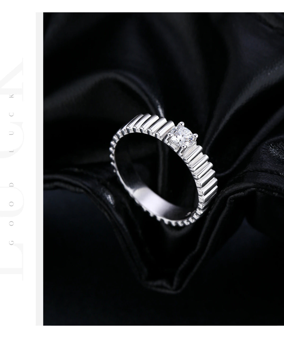 Ribbed Moissanite Band Ring